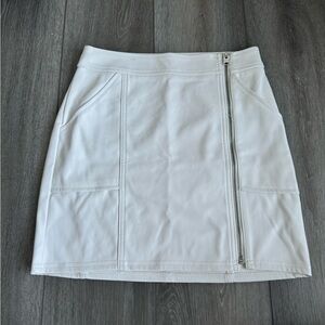 EXPRESS WHITE ZIP UP MINI SKIRT BRAND NEW SIZE 0